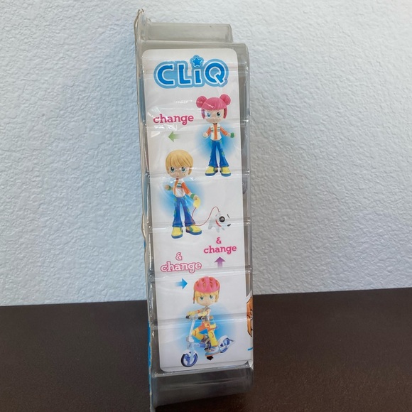 Cliq and Change Fashion Zoe Mountain Bike Doll Play Set Outfit Helmet Dog More - Picture 3 of 9